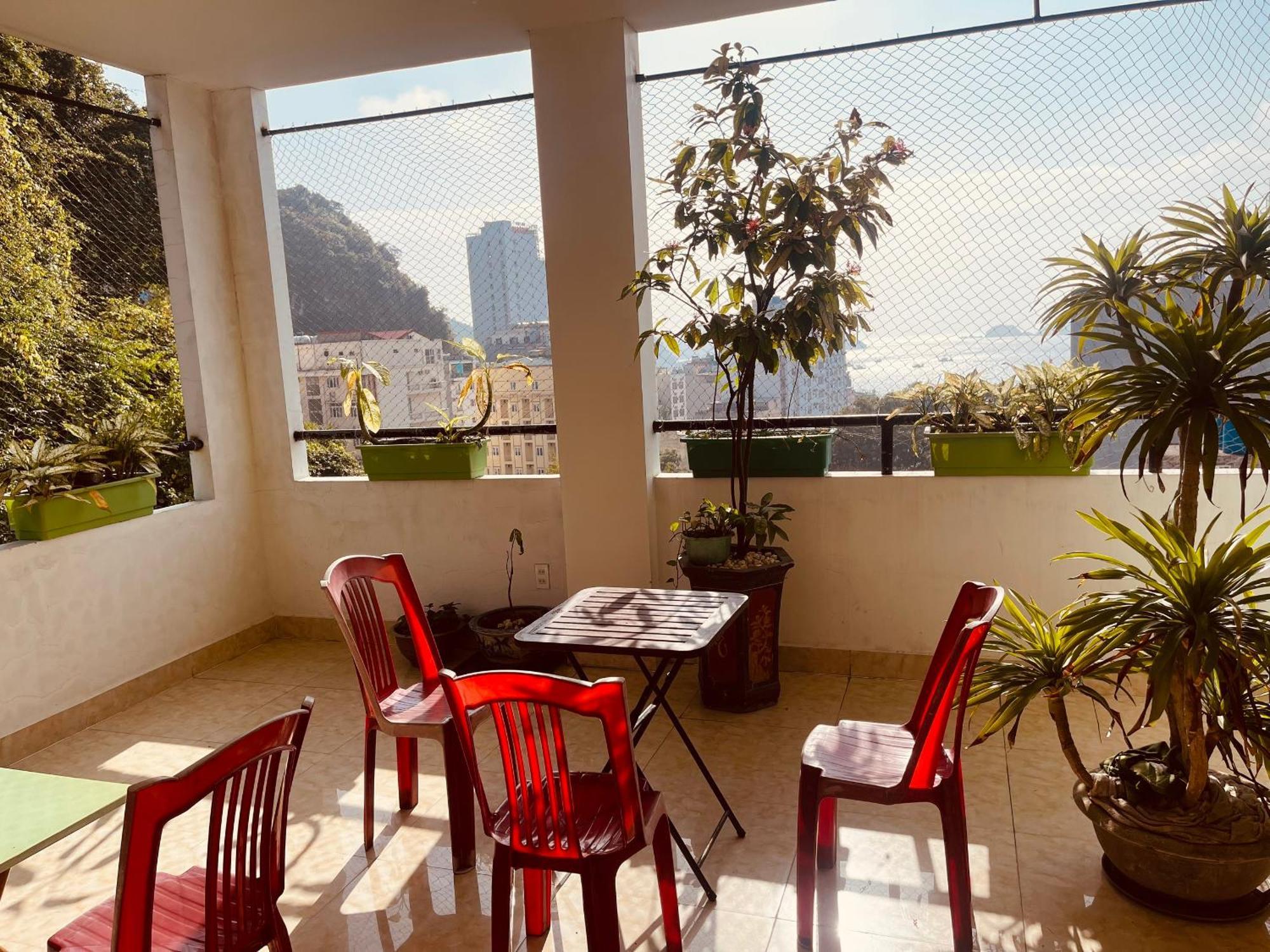 Catba Sky View Hotel Dong Khe Sau Exterior photo